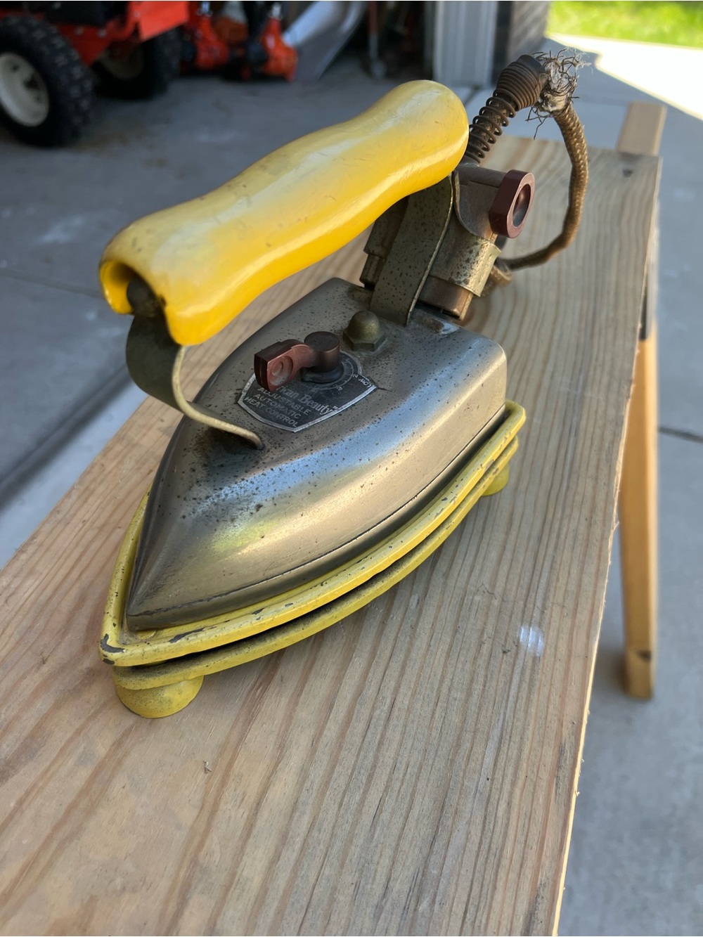 Antique Vintage American Beauty Electric Iron